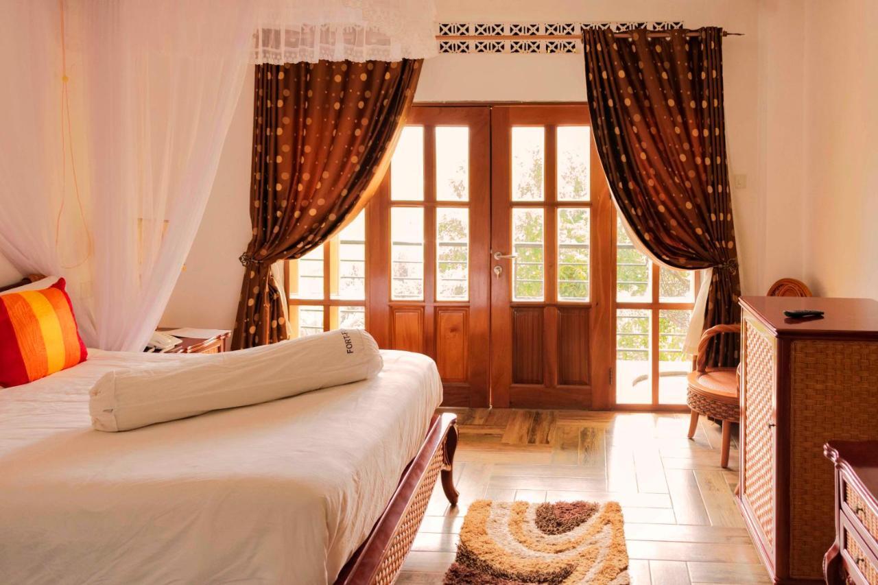 Fort Fun City Hotel Fort Portal Экстерьер фото