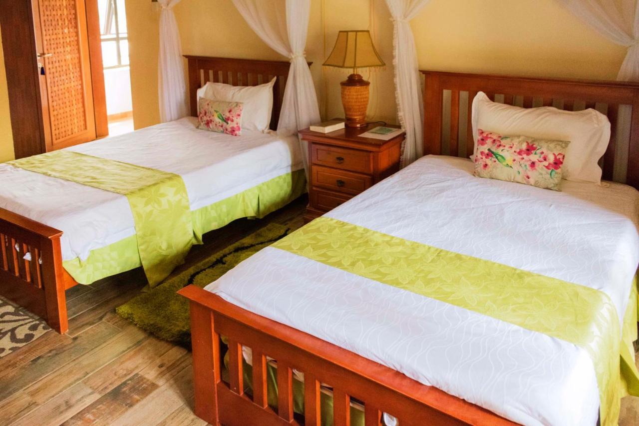 Fort Fun City Hotel Fort Portal Экстерьер фото