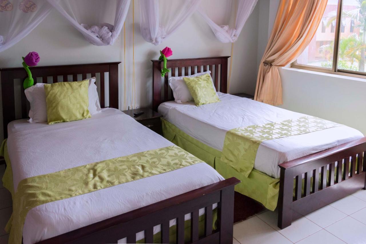 Fort Fun City Hotel Fort Portal Экстерьер фото