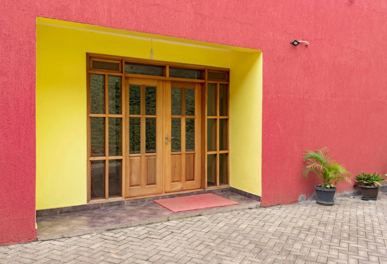 Fort Fun City Hotel Fort Portal Экстерьер фото