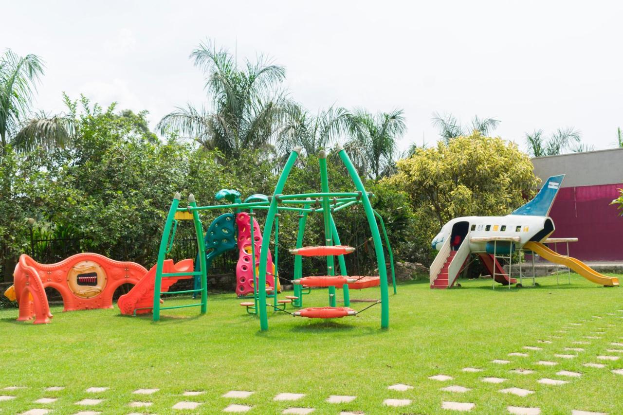 Fort Fun City Hotel Fort Portal Экстерьер фото